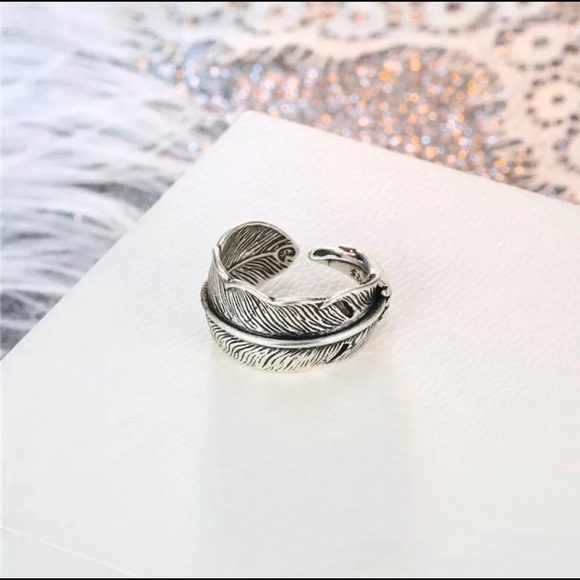 - Ring - Picture 6 of 8